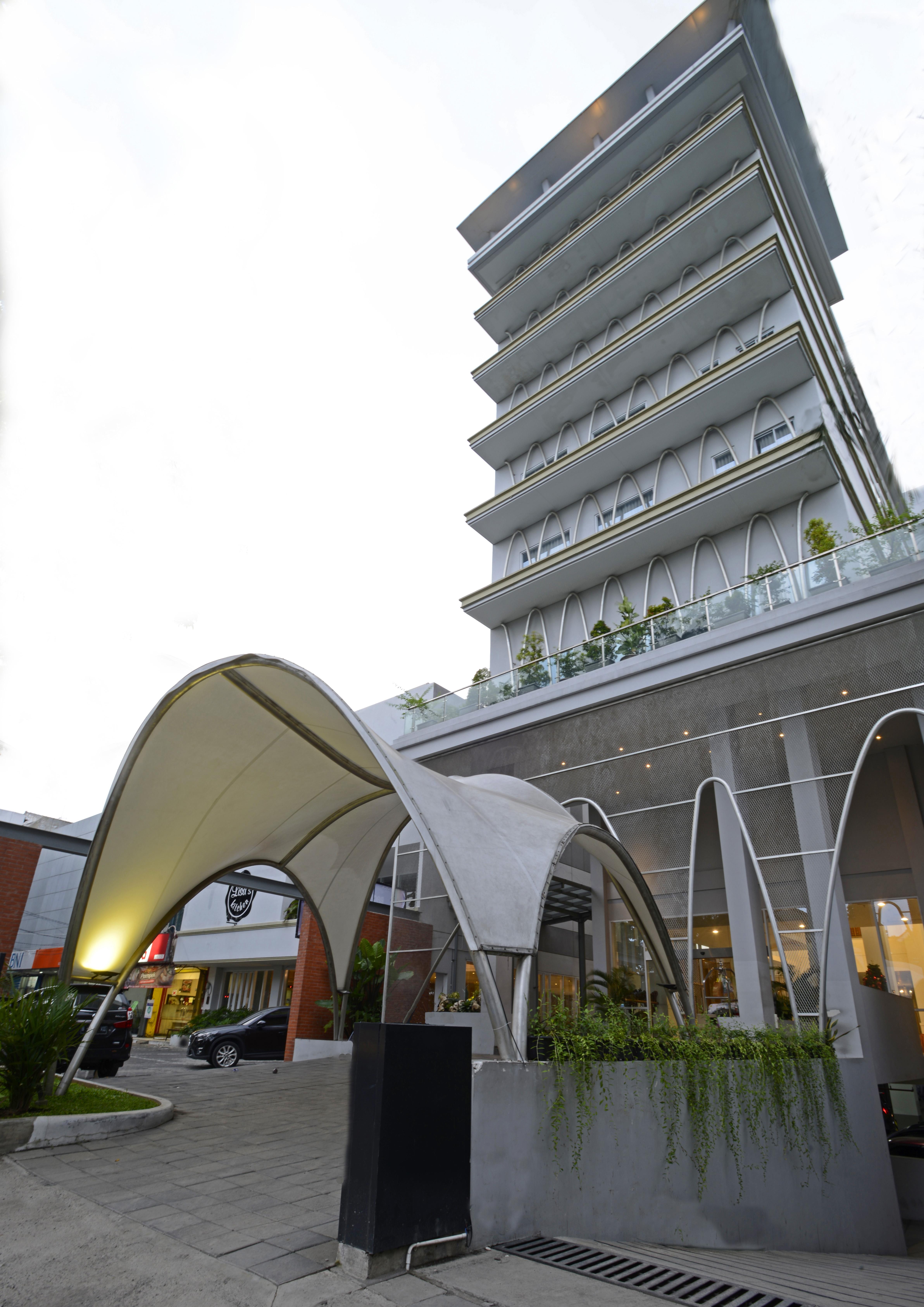 La Lisa Hotel Surabaya Bagian luar foto